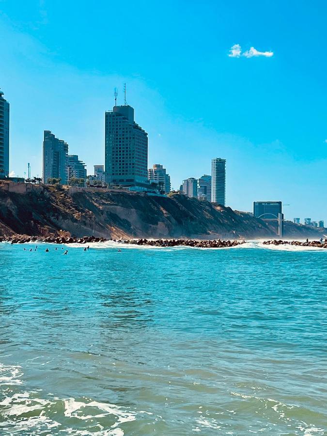 C Tower Apartments Netanya Exteriör bild