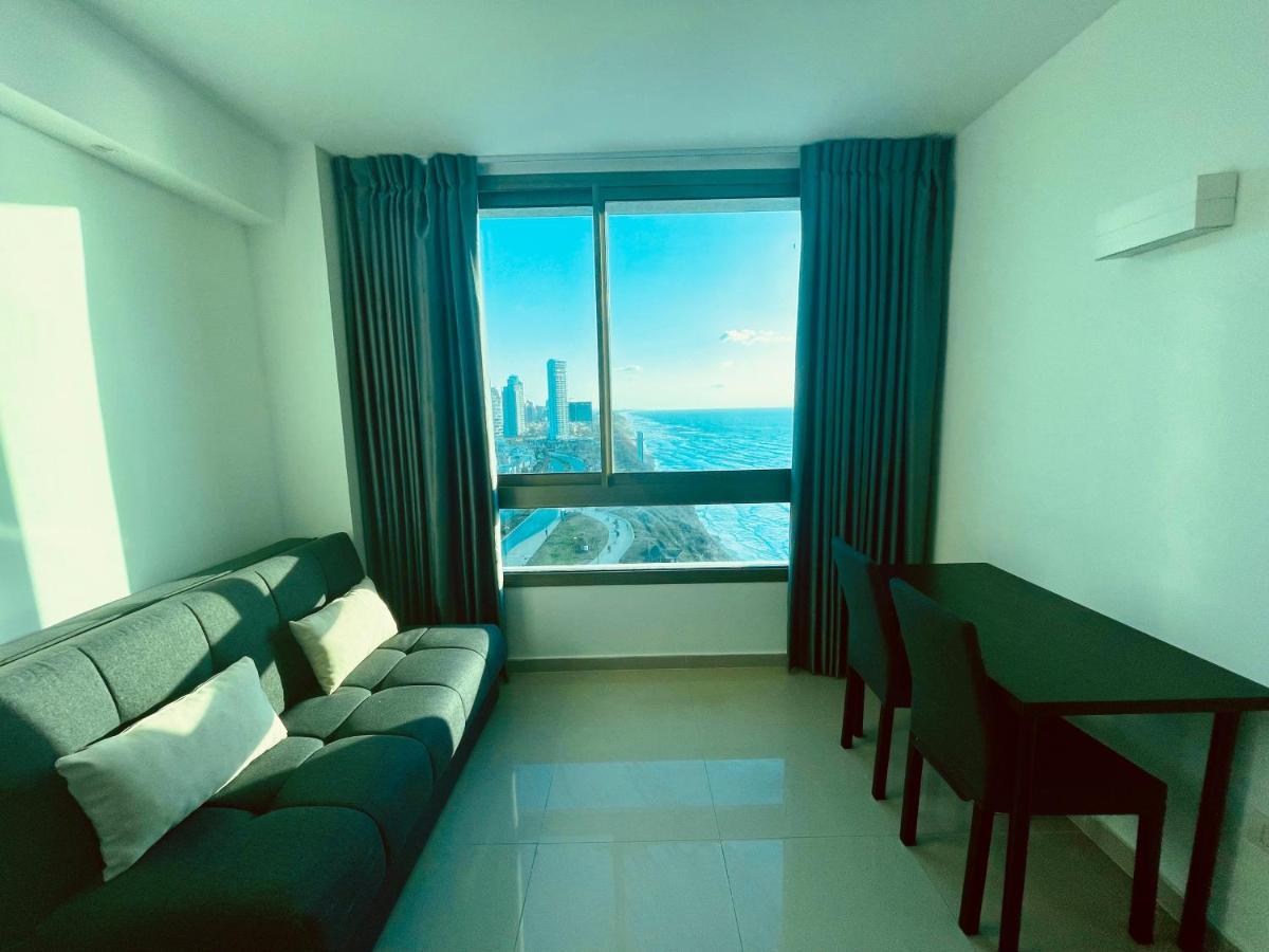 C Tower Apartments Netanya Exteriör bild